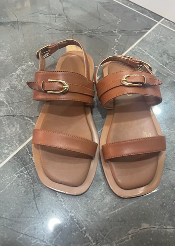 Kahverengi Deri Kadın Sandalet