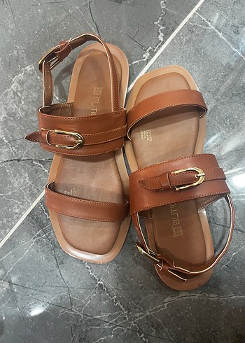 Butigo Kahverengi Deri Kadın Sandalet