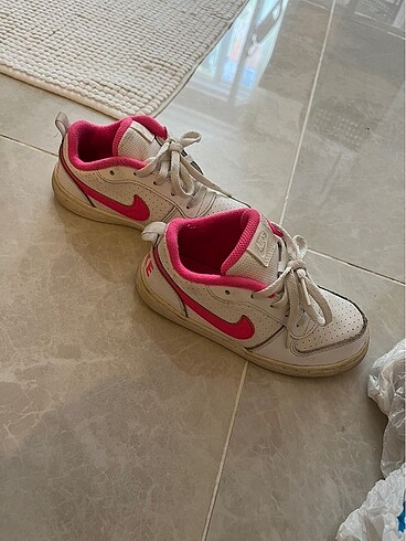 Nike orjinal 27 numara kız çocuk ayakkabısı