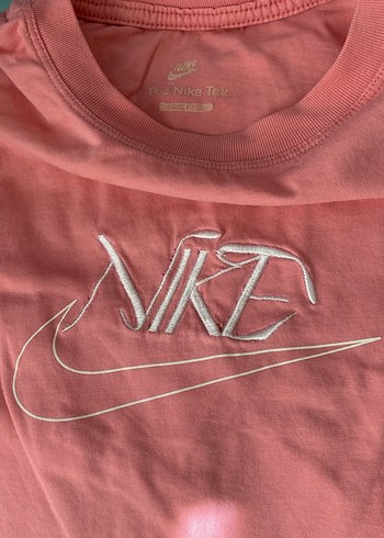 Nike Pembe Bisiklet Yaka Tisort
