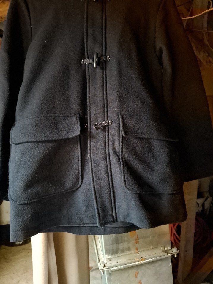 Düğmeli Siyah Kaban - Görsel 4