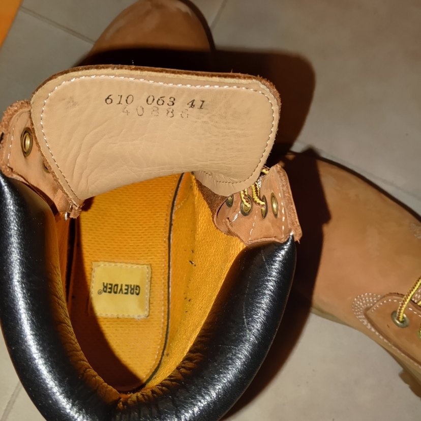 Greyder orjinal botu.Yeni kokusu üstünde. Toplam 3 kere giyildi. - Görsel 3