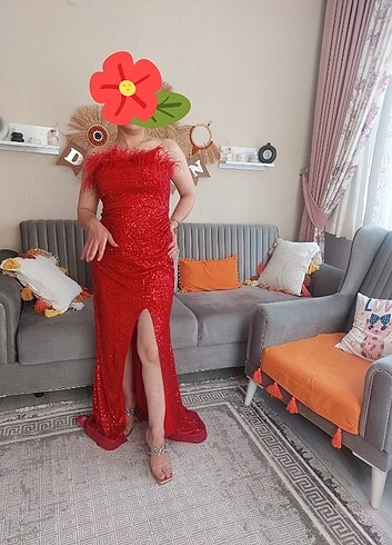 Kırmızı pullu abiye