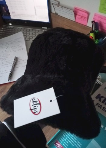 Siyah Peluş Şapka - Görsel 3