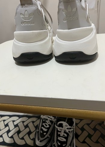 40 Beden beyaz Renk Adidas ozwego orijinal 40