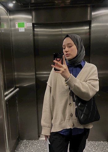 l Beden ZARA Bej V Yaka Örgü Hırka