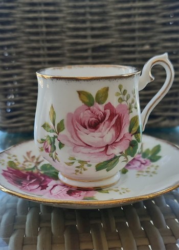 Royal Albert Fincan