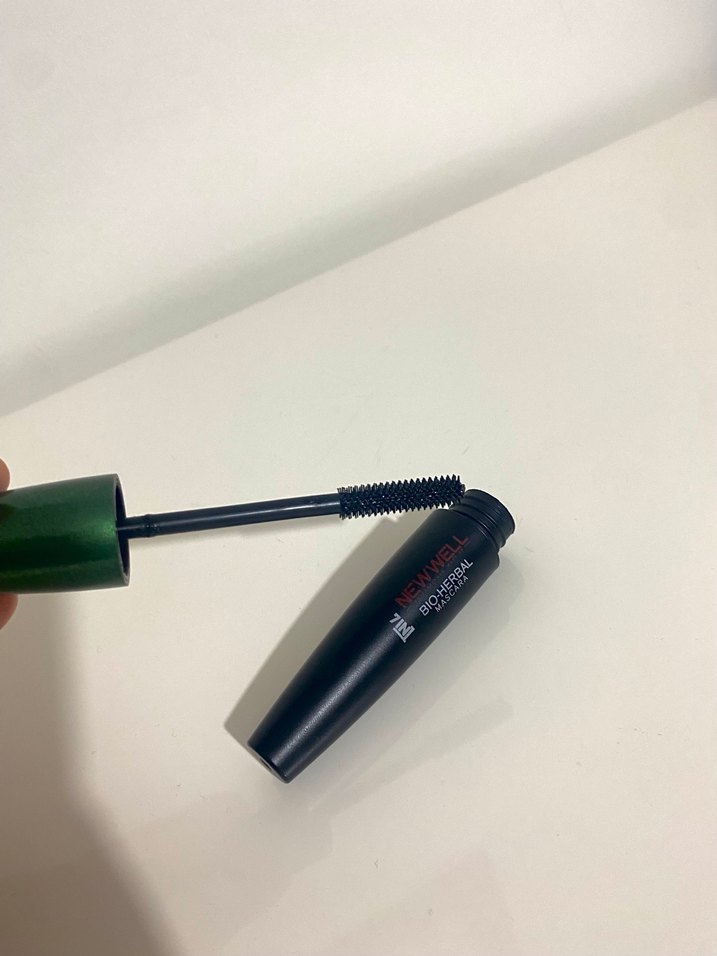 Koyu Yeşil Maskara - Görsel 2