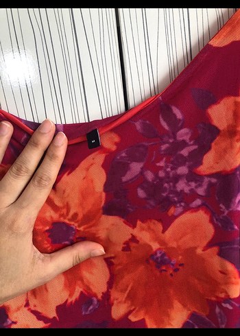 Pembe Çiçek Desenli Midi Askılı Elbise - Görsel 4