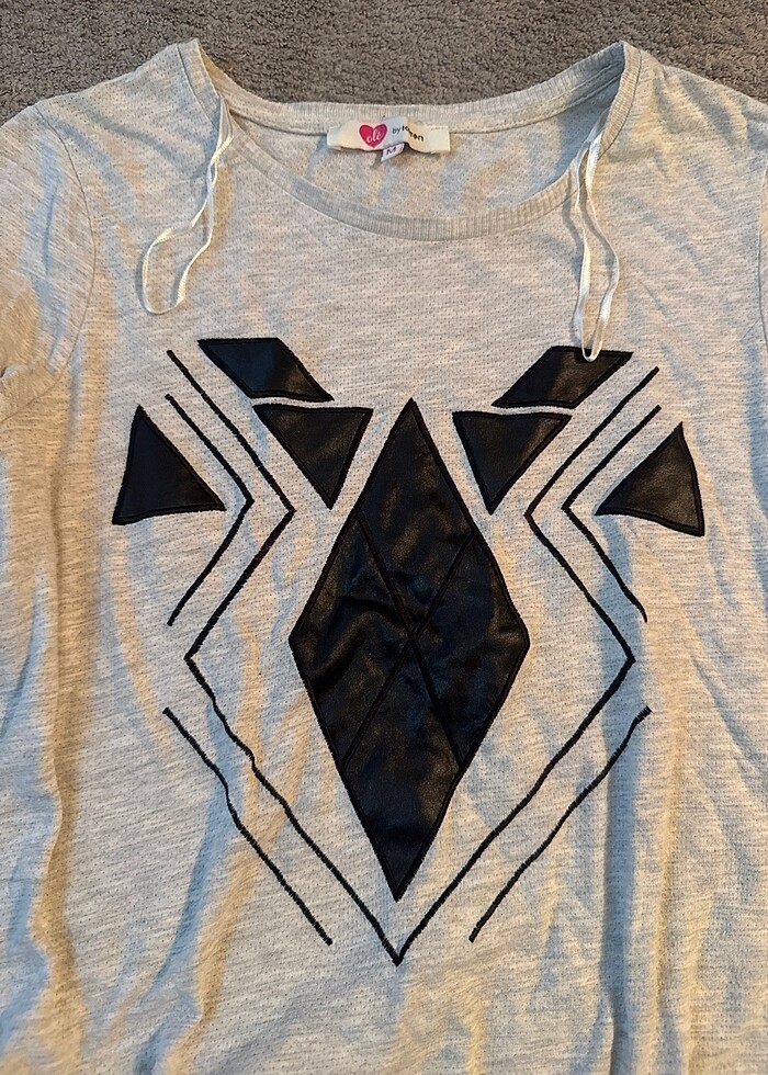 Deri Detaylı Taş Rengi Bluz - Görsel 2