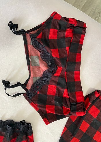 38 Beden Kırmızı Kareli Askılı Midi Pijama Takımı