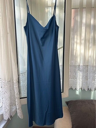 Uzun saten drape yaka