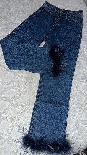 Tüylü Paça Jean Pantolon