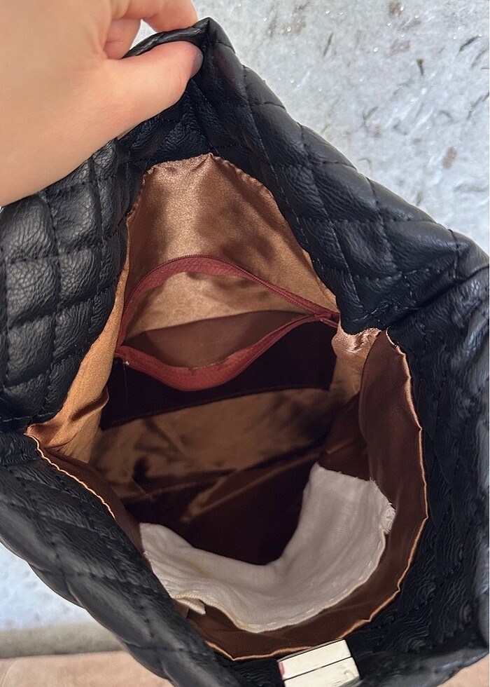 Kapitone Deri Görünümlü Çanta - Görsel 3