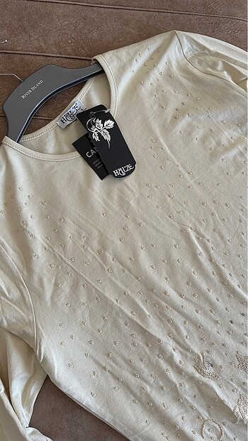 Etiketli Hiç Kullanılmamış Bej Uzun Kollu Tişört - Görsel 5