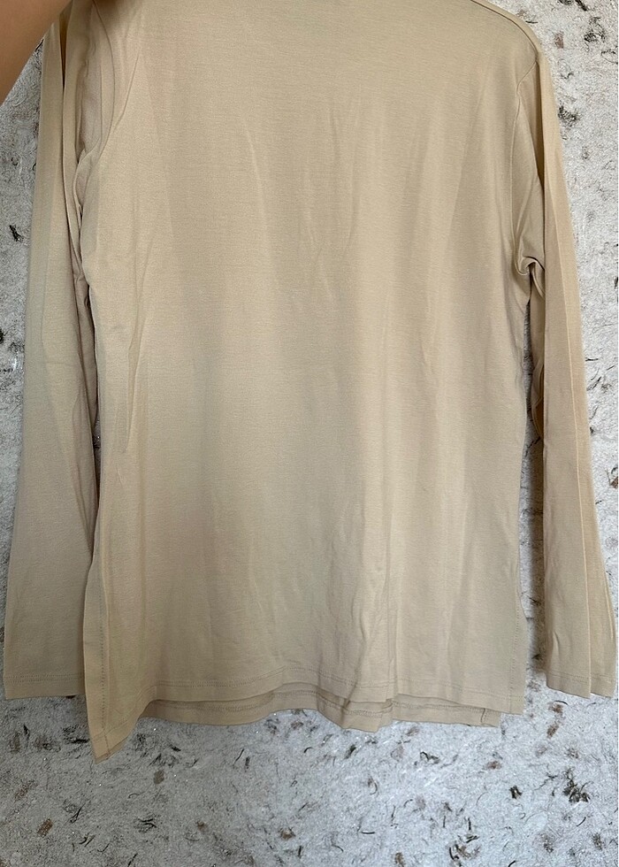 Etiketli Hiç Kullanılmamış Bej Uzun Kollu Tişört - Görsel 4