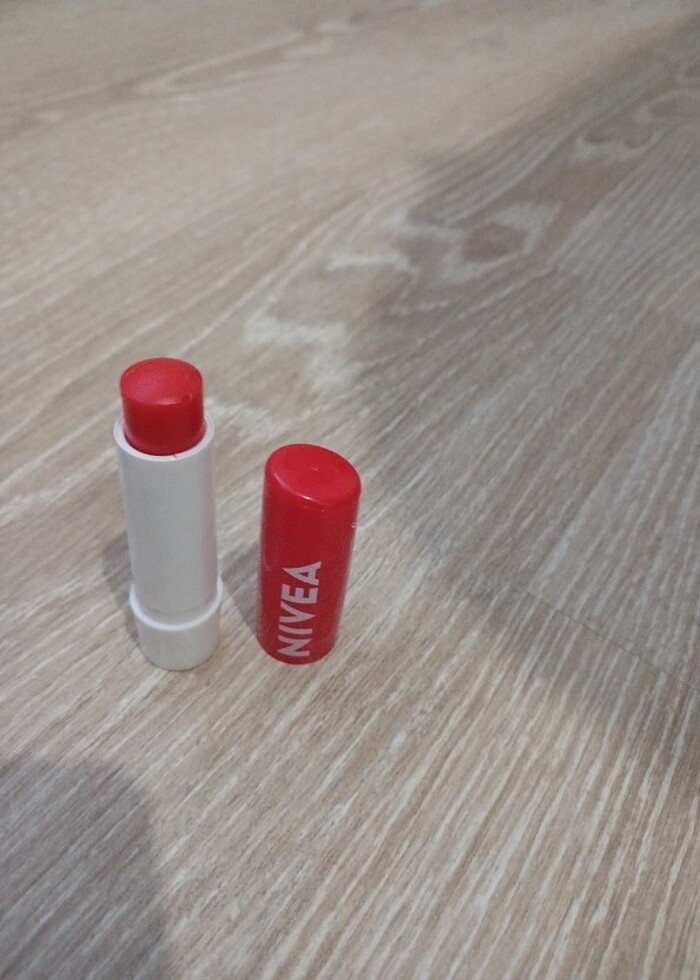 Nivea dudak nemlendirici - Görsel 2