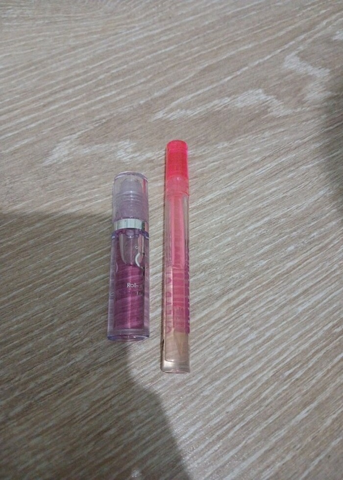 Golden rose ve pastel lipgloss.   - Görsel 2