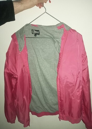 Pembe Yağmurluk