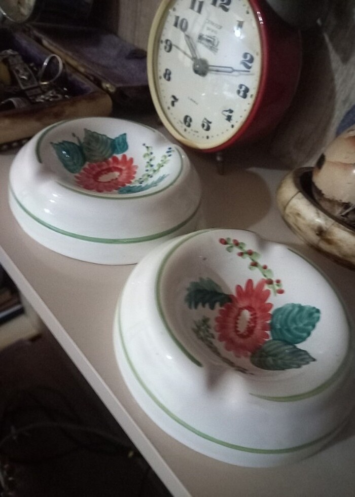 Muhteşem bir porselen küllük ve masa çakmağı  - Görsel 3