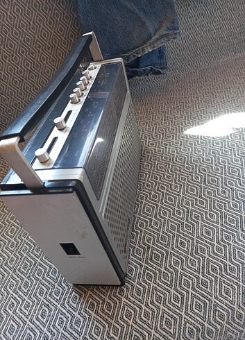 Sıfır gibi tertemiz antika radyo  - Görsel 4