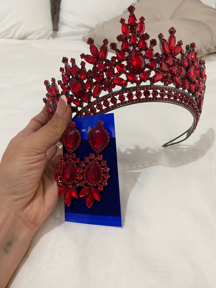 Koyu Kırmızı Parlak Taç ve Küpe Seti - Görsel 2