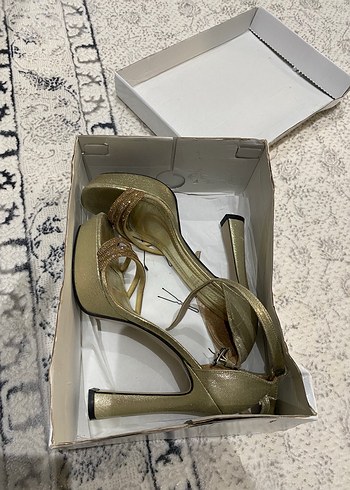 Gold Renkli Abiye Ayakkabı - Görsel 4