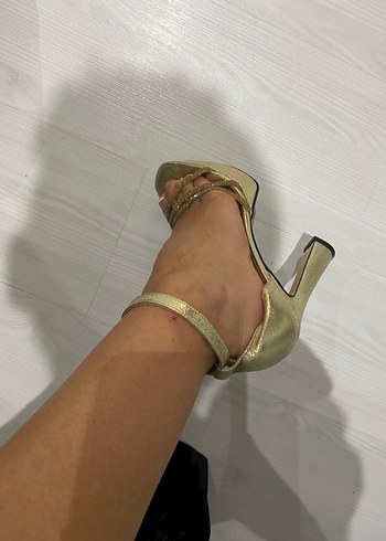 Gold Renkli Abiye Ayakkabı - Görsel 2
