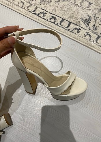 Beyaz Parlak Platform Topuklu Kadın Abiye Ayakkabı - Görsel 8
