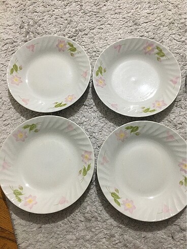 yemek tabakları tanesi 15 tl