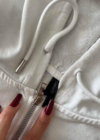 Kadın Beyaz Kapüşonlu Fermuarlı Ceket - Görsel 2