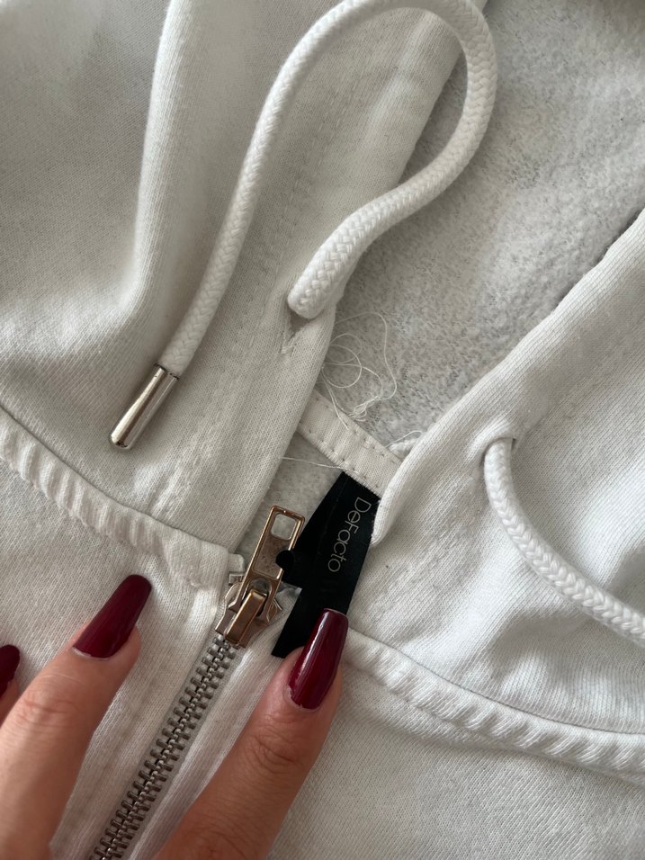 Kadın Beyaz Kapüşonlu Fermuarlı Ceket - Görsel 2