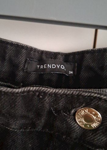 Siyah Düğmeli Mini Kot Şort - Görsel 7