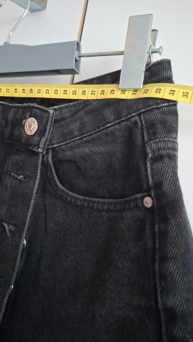 Siyah Düğmeli Mini Kot Şort - Görsel 2