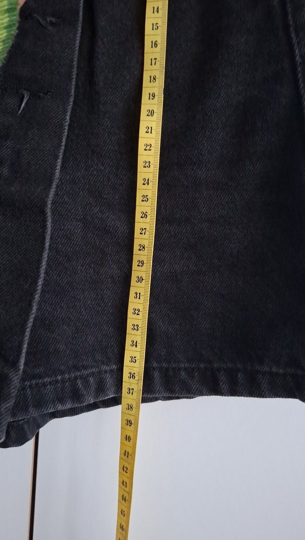 Siyah Düğmeli Mini Kot Şort - Görsel 3