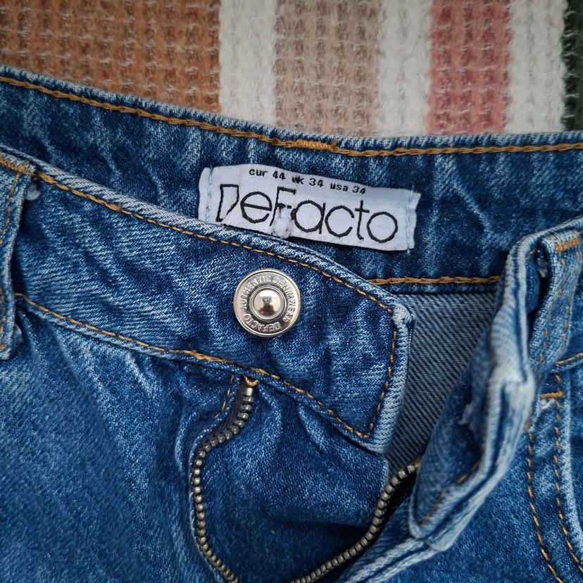 Düğmeli Mavi Denim Mini Şort - Görsel 4