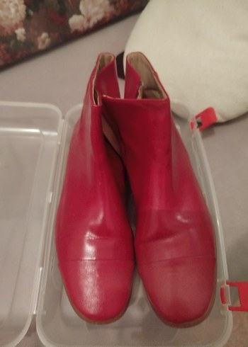 Zara Kırmızı Deri Kadın Bot