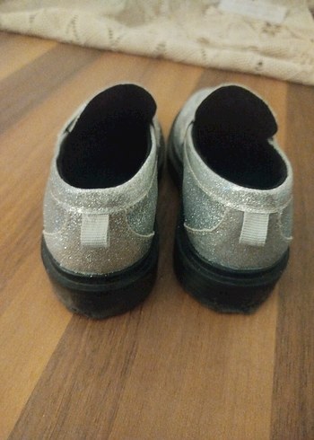 Parlak Gri Kız Çocuk Loafer Ayakkabı h&m 27 numara - Görsel 2