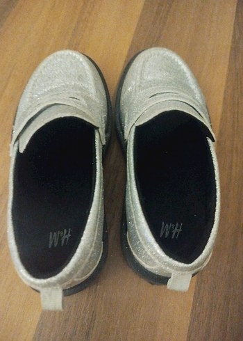 Parlak Gri Kız Çocuk Loafer Ayakkabı h&m 27 numara - Görsel 3