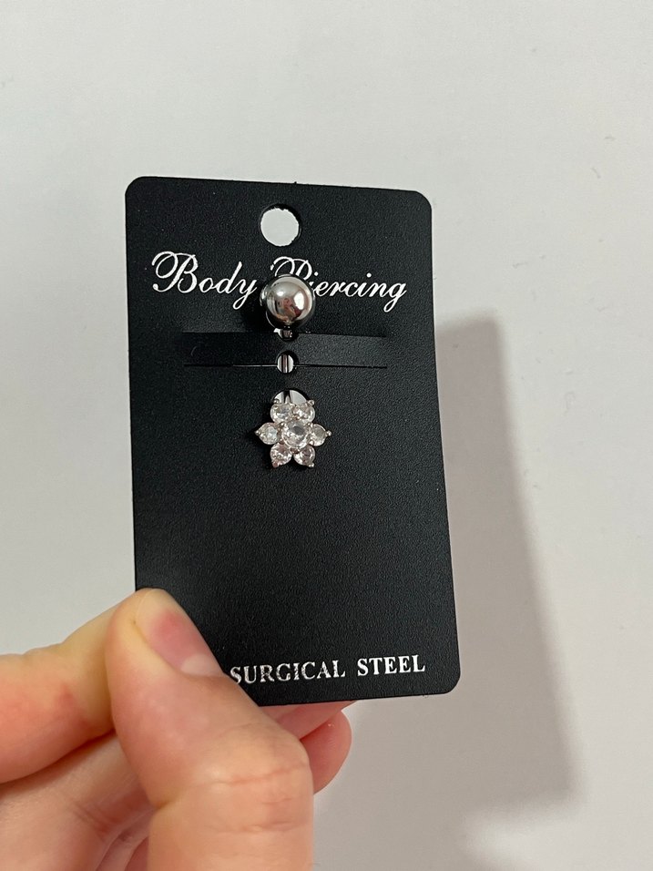 Parlak Göbek Piercing - Görsel 2