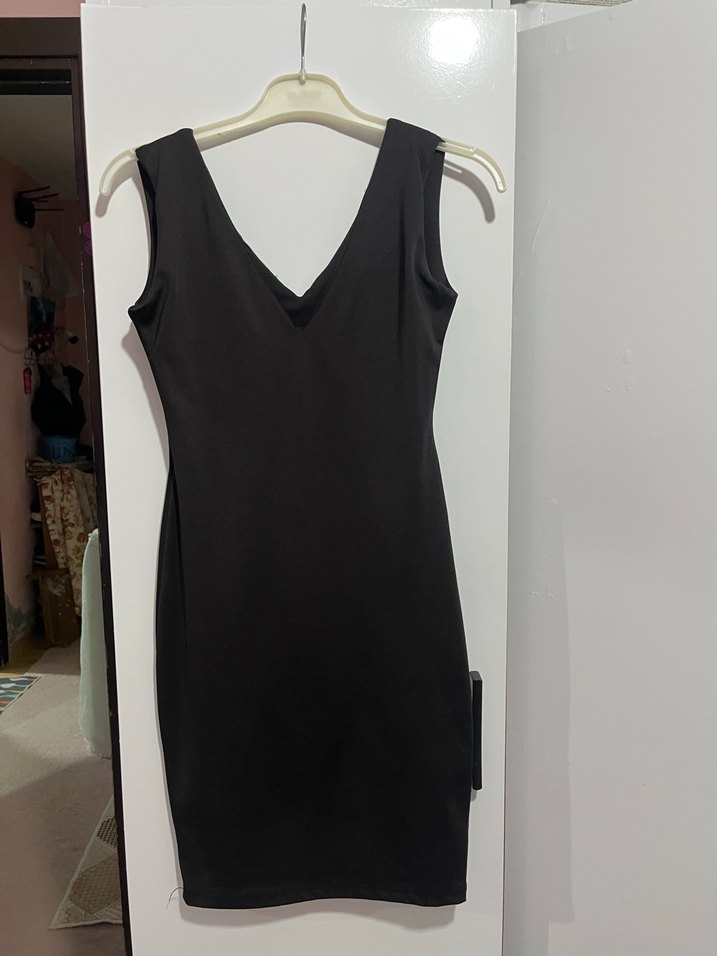 Siyah V Yaka Midi Elbise - Görsel 3