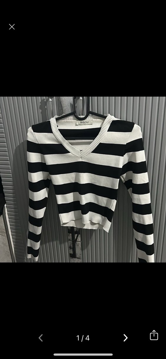 V Yaka Siyah Beyaz Çizgili Kadın Kazak - Görsel 2