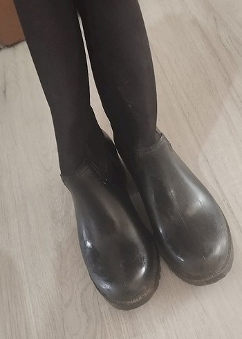 Siyah Rugan Dizüstü Stiletto Çizme