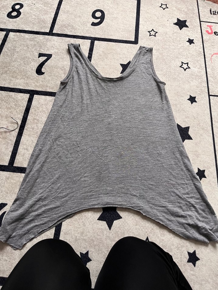 Gri V Yaka Keten Salaş Midi Atlet - Görsel 3