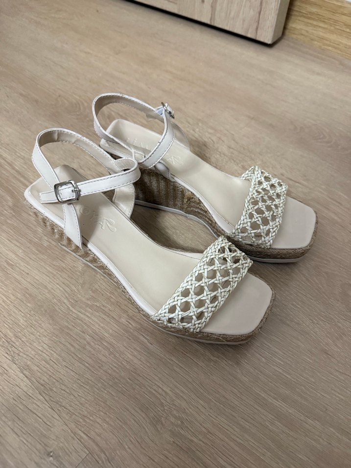 Dolgu Topuklu ayakkabı - Görsel 3