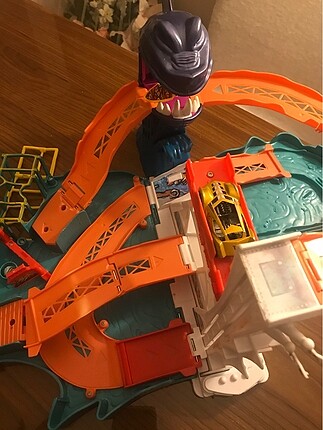 Beden Renk Hot wheels köpek balığı kaçış özel serisi????