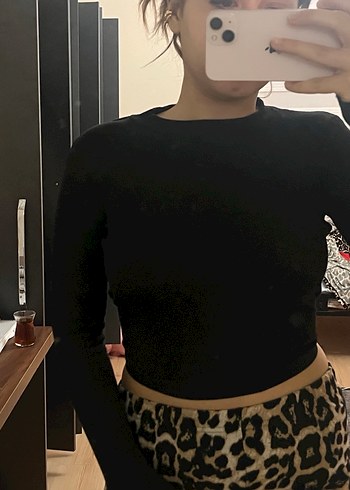 Siyah Sırtı Açık Kadın Bluz - Görsel 2