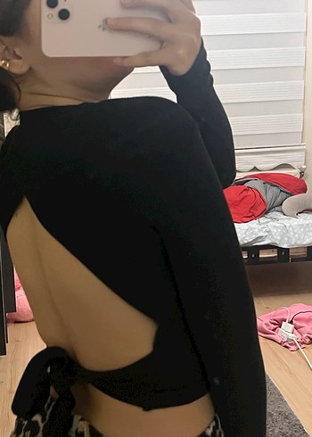 Siyah Sırtı Açık Kadın Bluz - Görsel 3