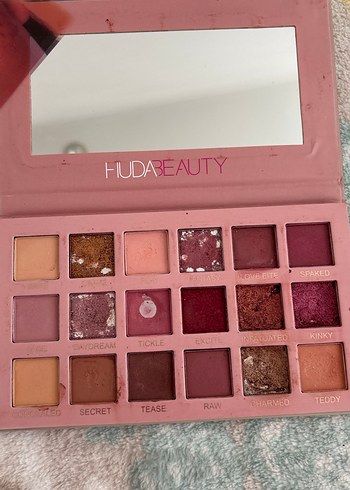 Huda Beauty Nude Eyeshadow Paleti - Görsel 2