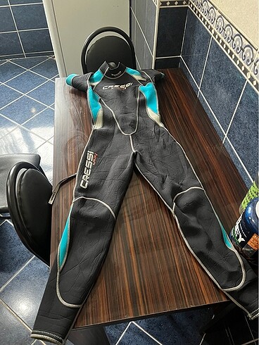 Cressi lady 2.5mm dalgıc kıyafeti
